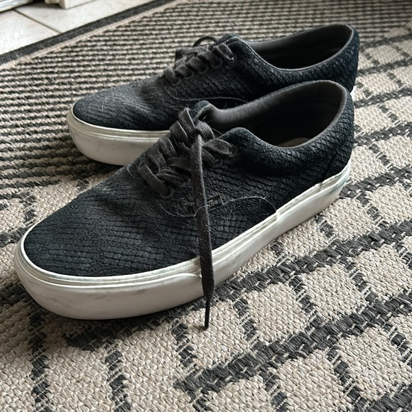 M- Vans alligator leather(look) platform sneakers - Picture 3 of 11